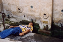 4 C-type photographies contrecollées sur dibond. 50 x 75 cm chaque élément. Fontenay-le-Comte, France. 2000.